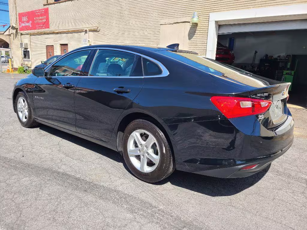 2021 Chevrolet Malibu - 1G1ZB5ST5MF059109 - Image #2